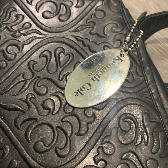 Kenneth Cole crossbody-black - Picture 8 of 9